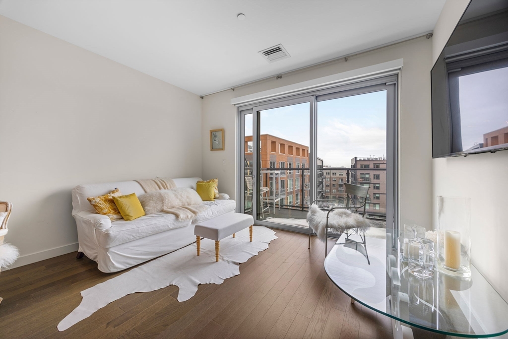 65 Lewis Street PH01 (601)