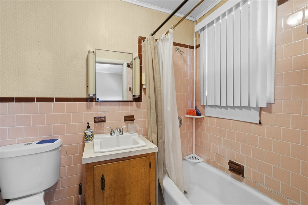 284 Broadway, Fall River, MA Photo #38