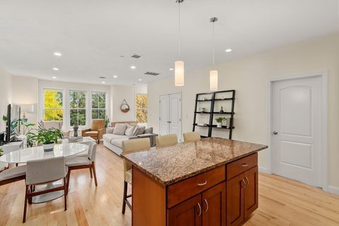 371 Maverick St 2 Boston MA 02128