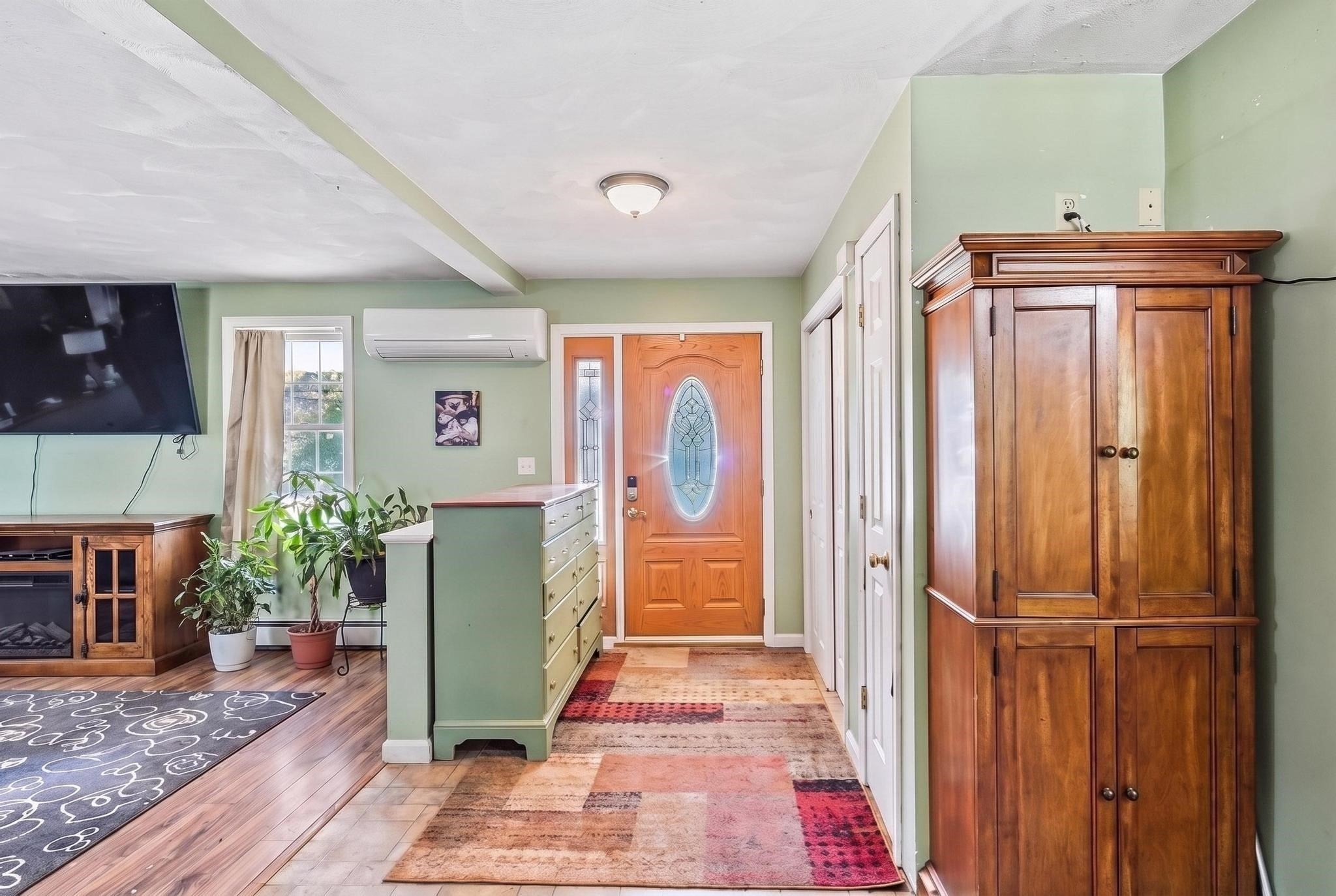 319 Main St