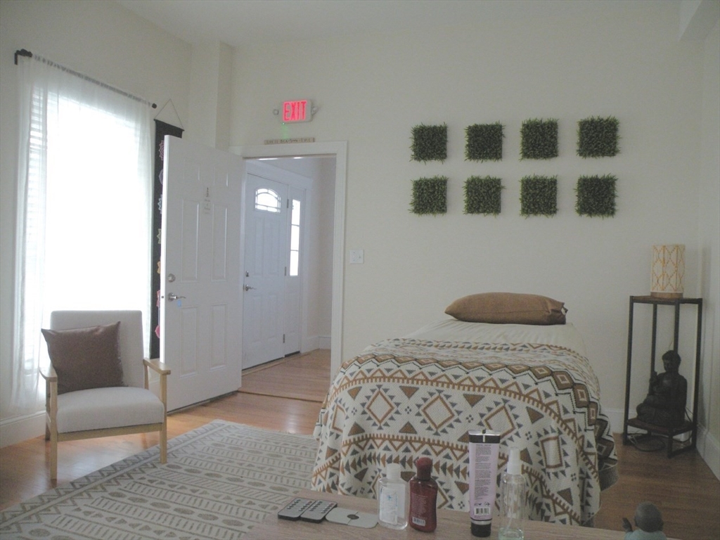 21 N Franklin Street 1