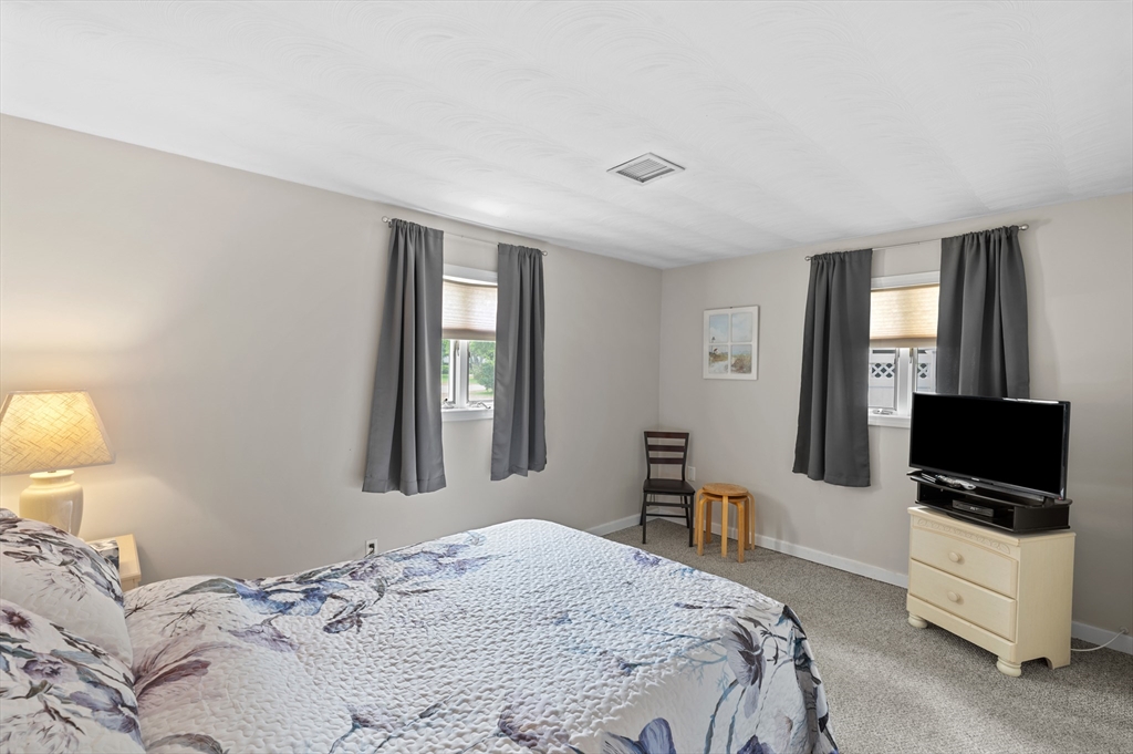 108 Hastings St