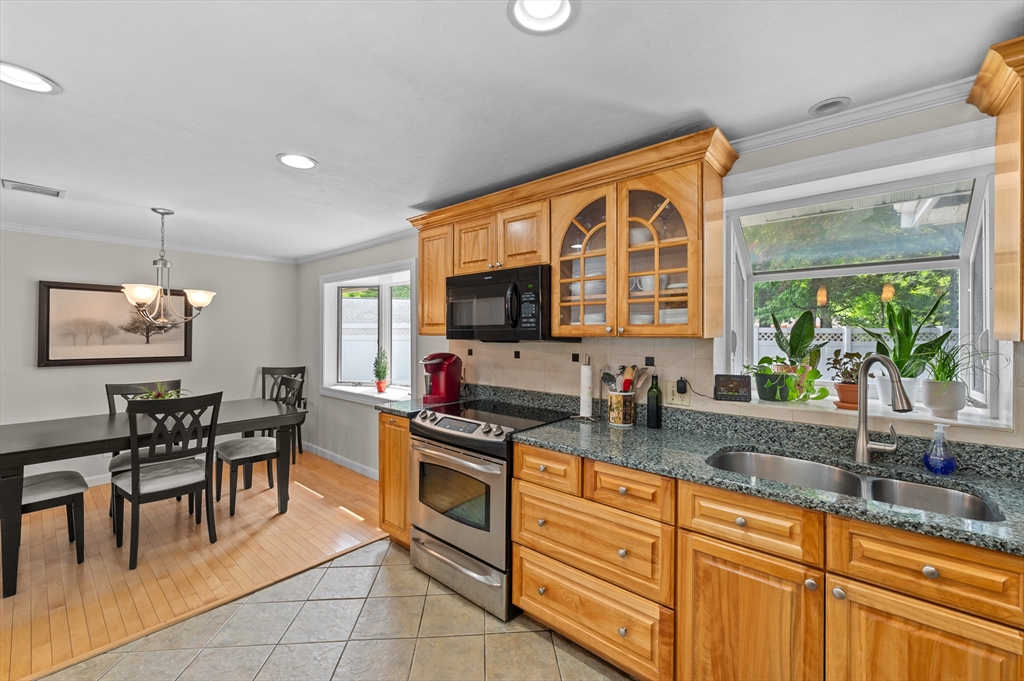 108 Hastings St