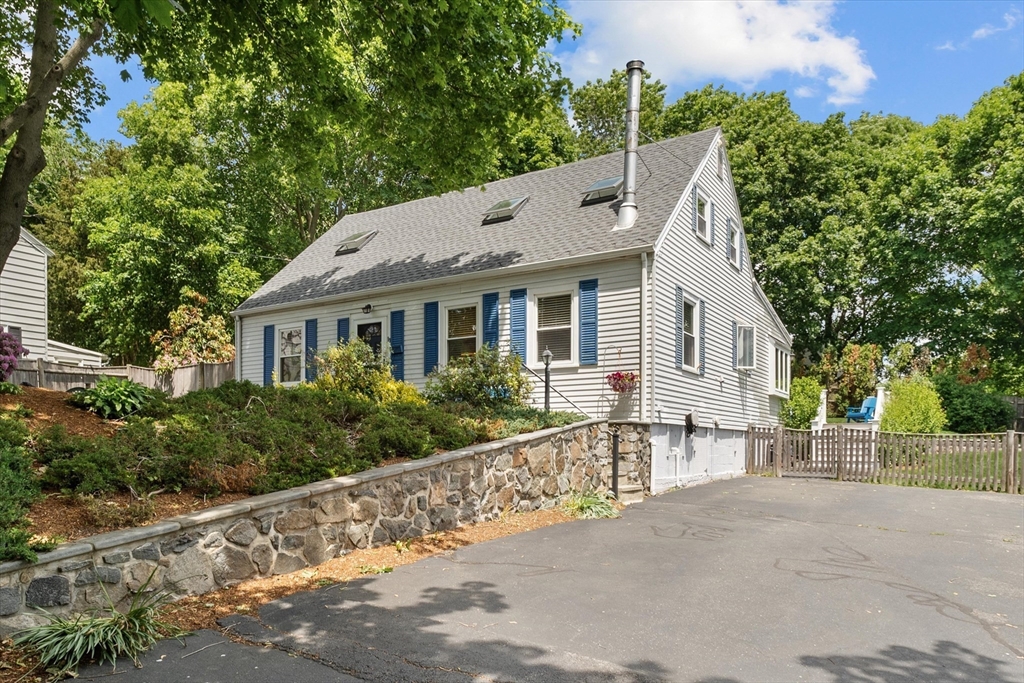19 Goldsmith Ave