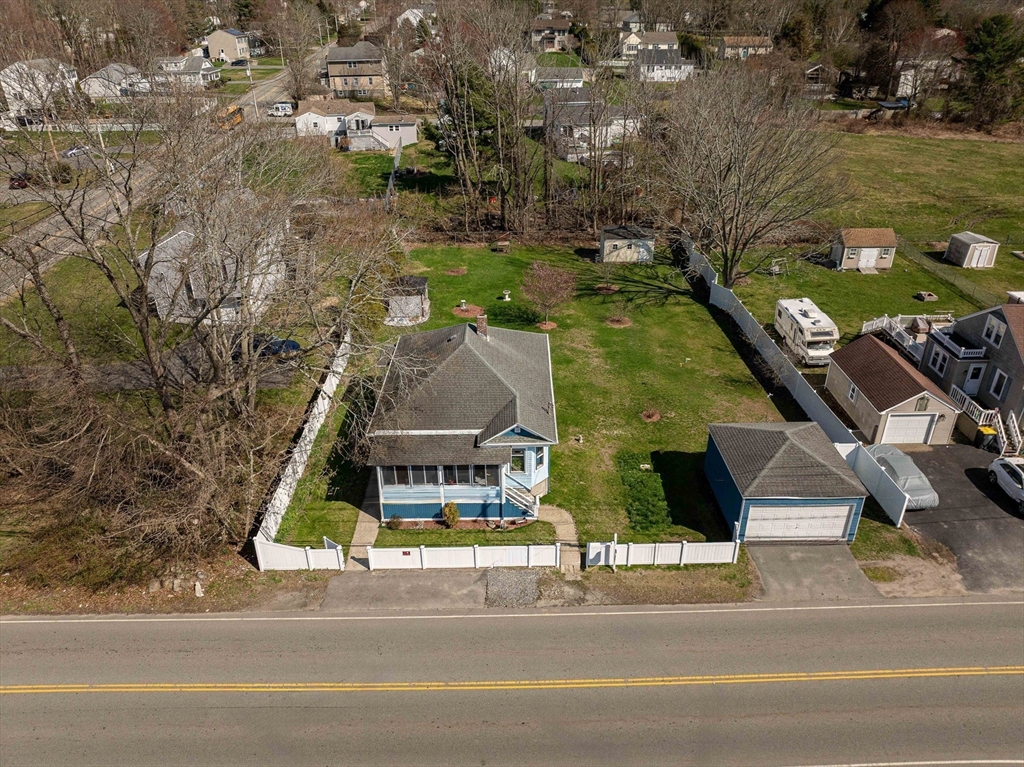 992 Lees River Ave