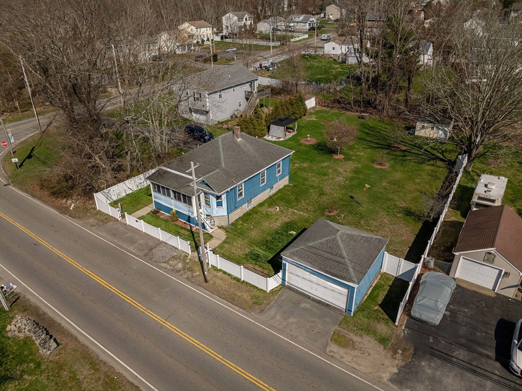 992 Lees River Ave