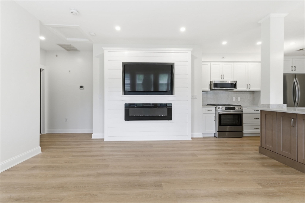 317 Main Street 7