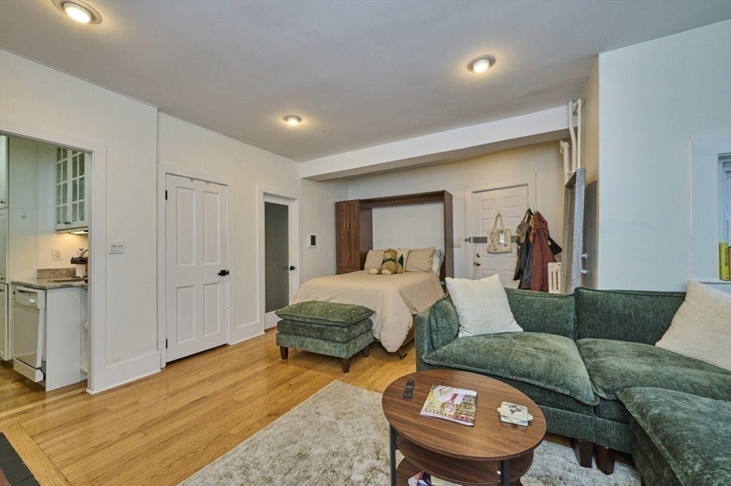 458 Beacon St #1, Boston, MA, 458 Beacon St #1, Boston, MA Photo #3