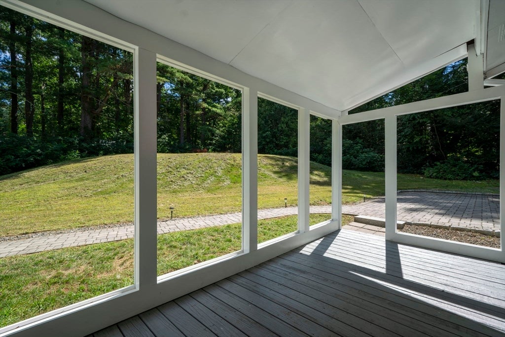 23 Woodbury Rd, Southborough, MA Photo #9