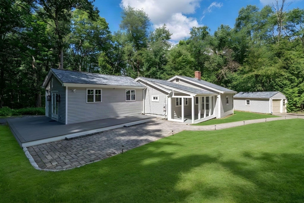 23 Woodbury Rd, Southborough, MA Photo #2
