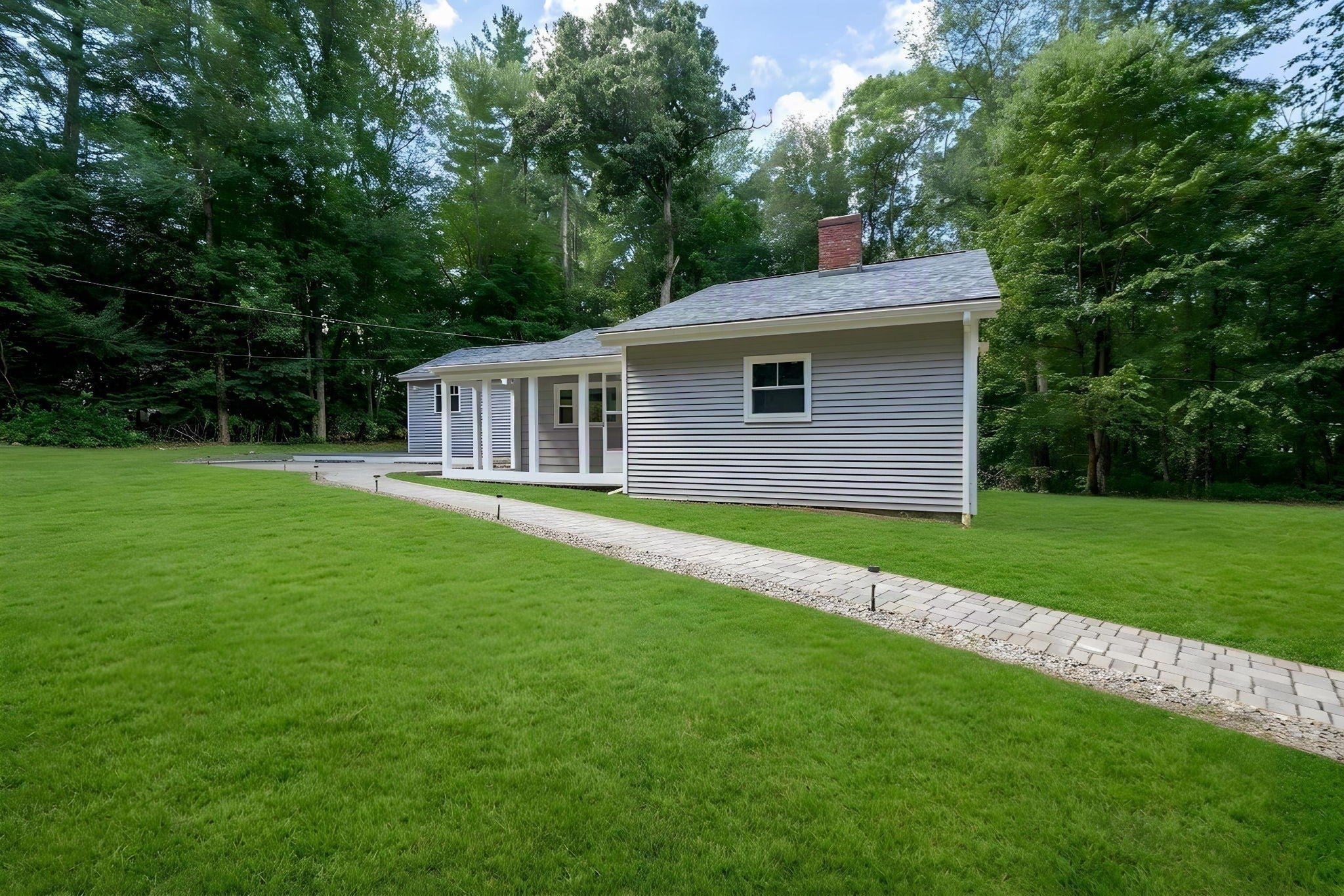 23 Woodbury Rd