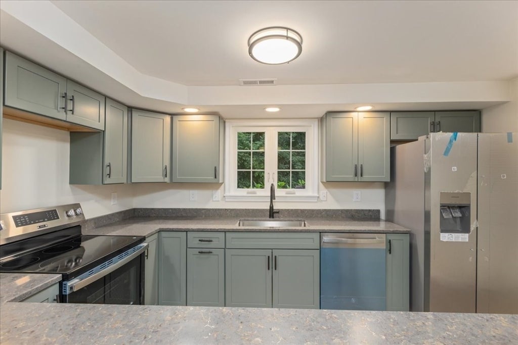 25 Whittier Meadows Dr #25, Amesbury, MA, 25 Whittier Meadows Dr #25, Amesbury, MA Photo #15