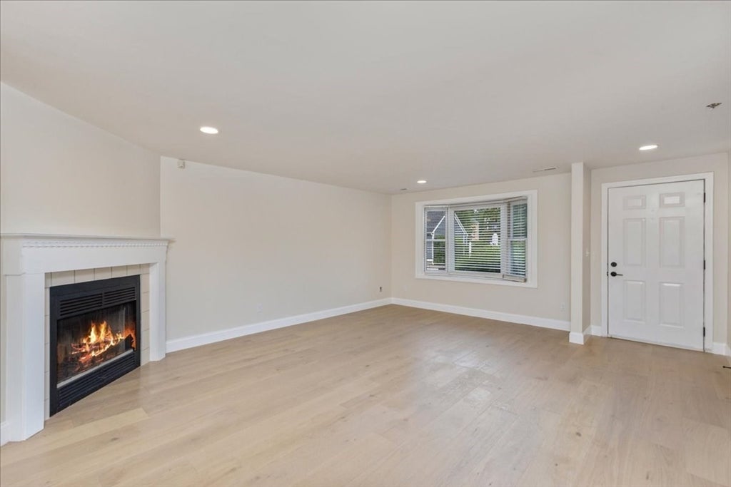 25 Whittier Meadows Dr #25, Amesbury, MA, 25 Whittier Meadows Dr #25, Amesbury, MA Photo #10