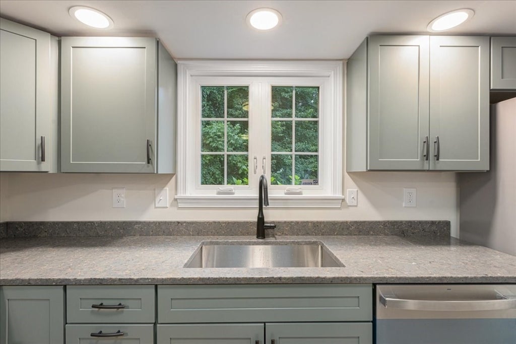 25 Whittier Meadows Dr #25, Amesbury, MA, 25 Whittier Meadows Dr #25, Amesbury, MA Photo #17