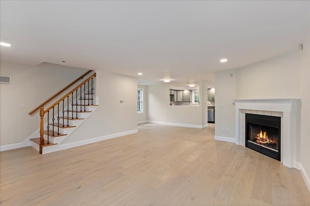 25 Whittier Meadows Dr #25, Amesbury, MA, 25 Whittier Meadows Dr #25, Amesbury, MA Photo #9
