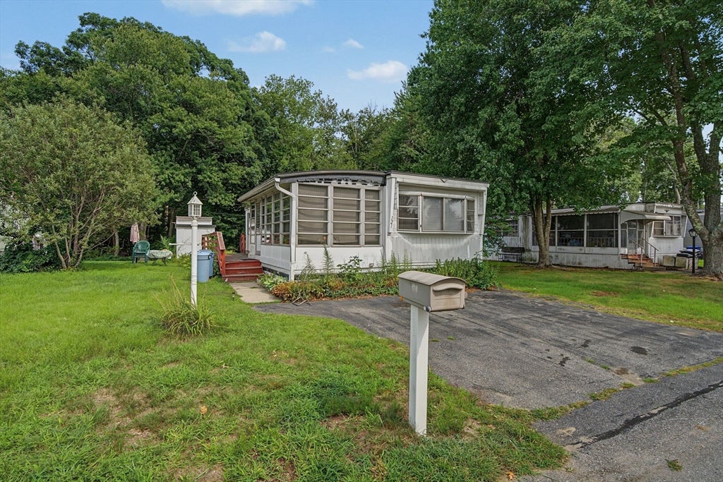121 Mayflower Ave