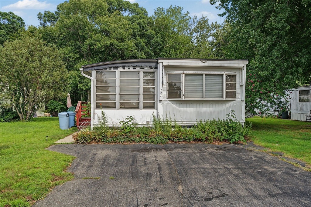 121 Mayflower Ave