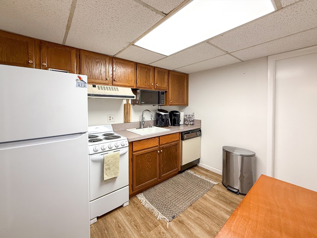 10 Shadowbrook Ln 24