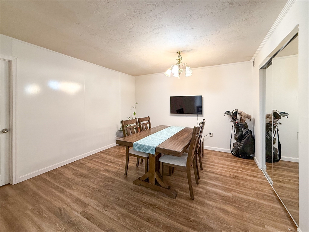 10 Shadowbrook Ln 24