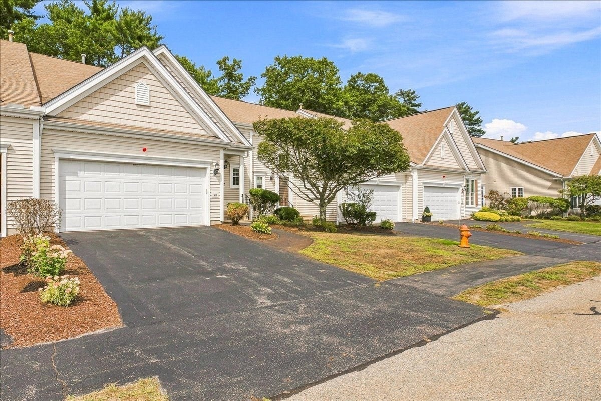 40 Stonebridge Dr #40, Hanson, MA Photo #3