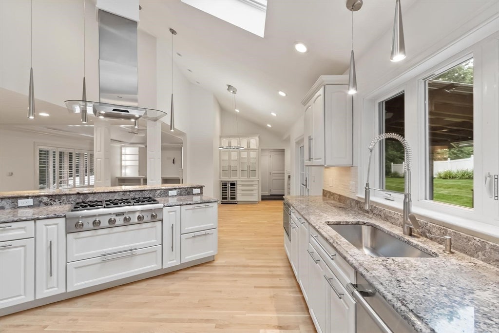 24 Robin Hill Rd, Chelmsford, MA, 24 Robin Hill Rd, Chelmsford, MA Photo #10