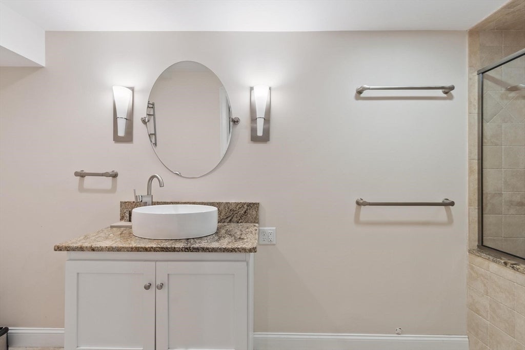 24 Robin Hill Rd, Chelmsford, MA, 24 Robin Hill Rd, Chelmsford, MA Photo #33