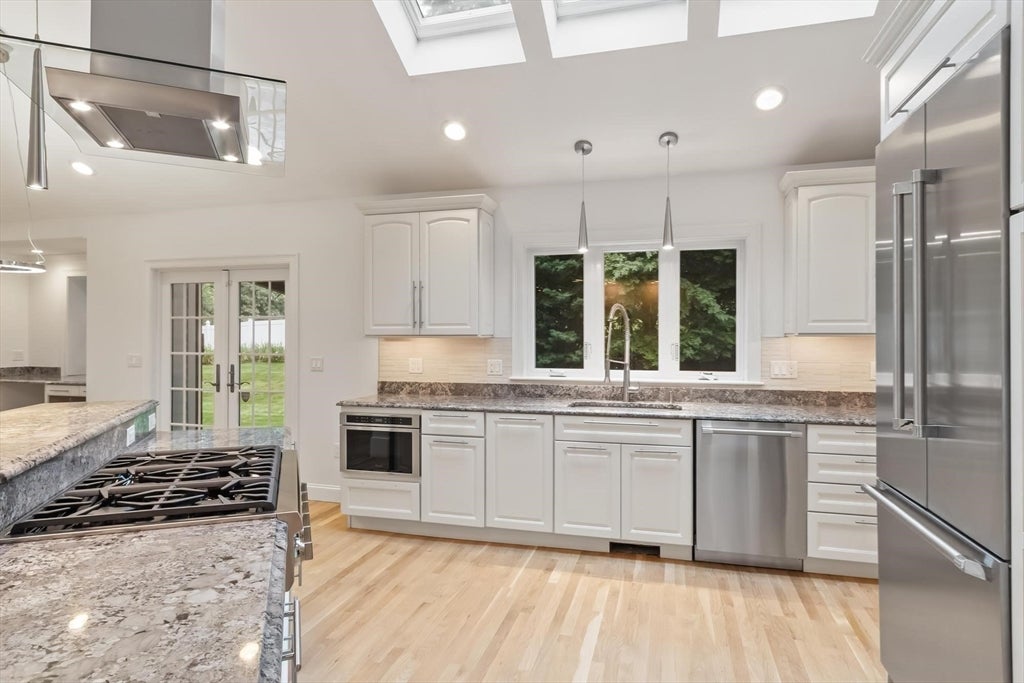 24 Robin Hill Rd, Chelmsford, MA, 24 Robin Hill Rd, Chelmsford, MA Photo #11