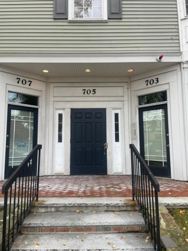 Click for 705 Washington Street #E, Canton, MA slideshow Click for 705 Washington Street #E, Canton, MA slideshow