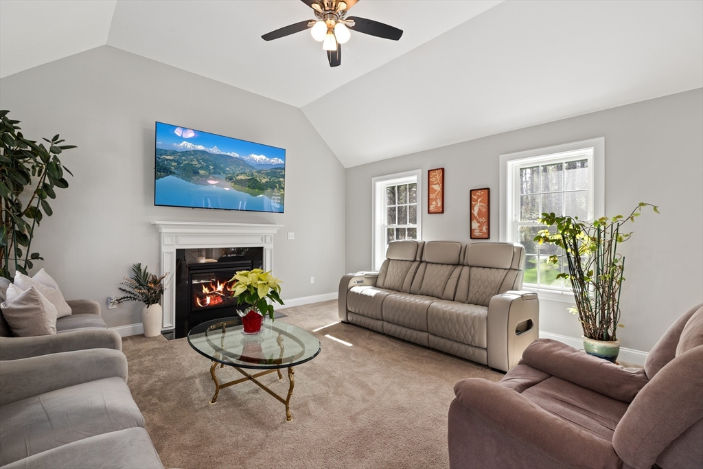 526 Hubbardston Rd