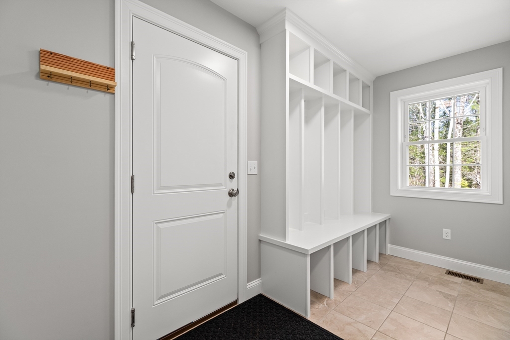 526 Hubbardston Rd