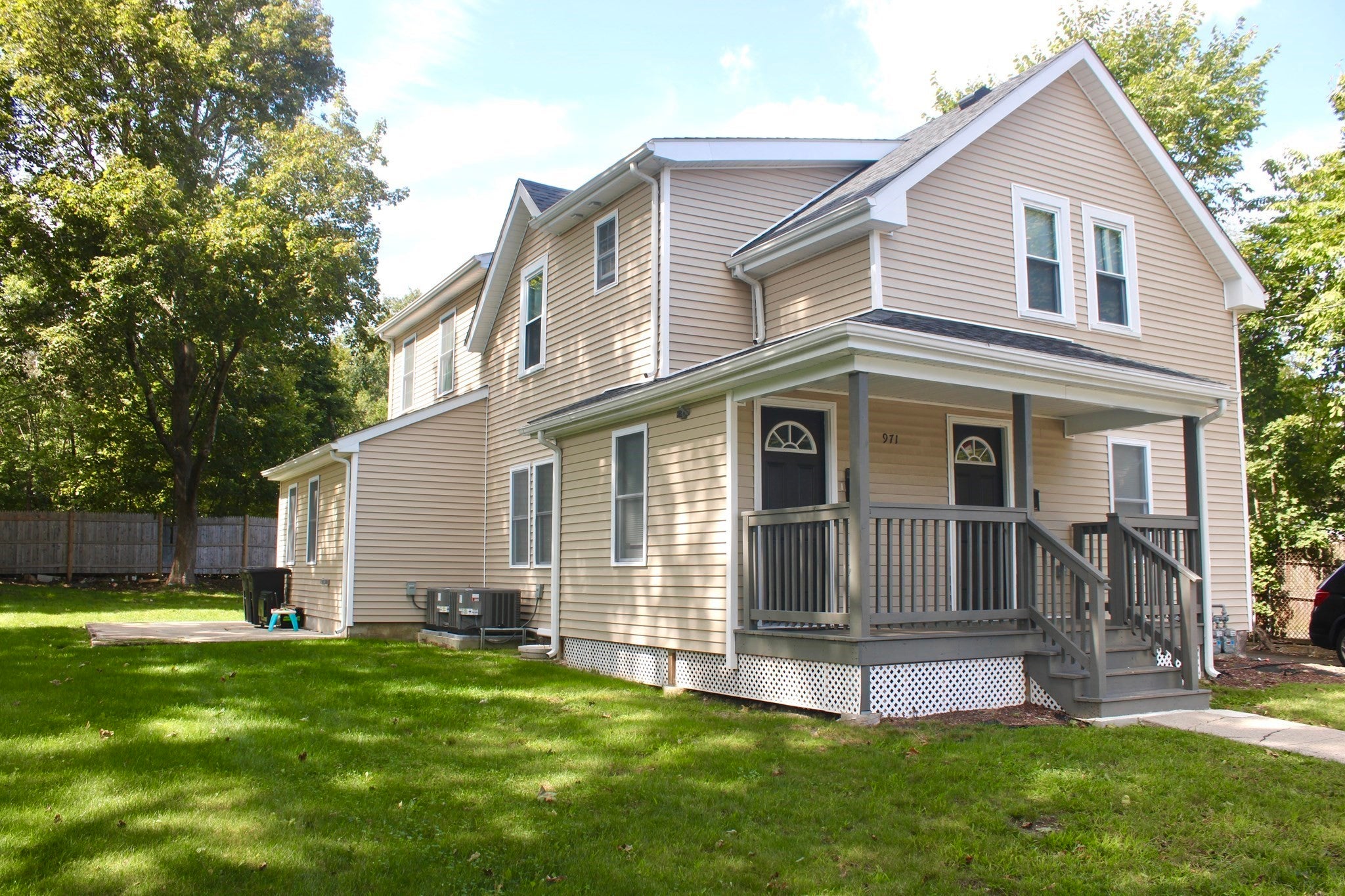Click for 971 Washington St #1, Stoughton, MA slideshow Click for 971 Washington St #1, Stoughton, MA slideshow