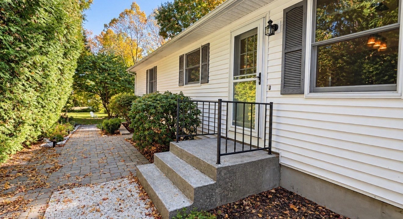 2 Grandview Ln