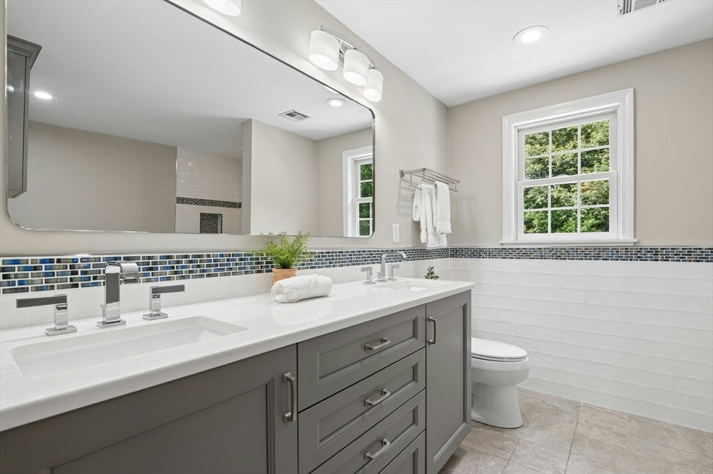 11 Dicarlo Rd, Hopkinton, MA Photo #33