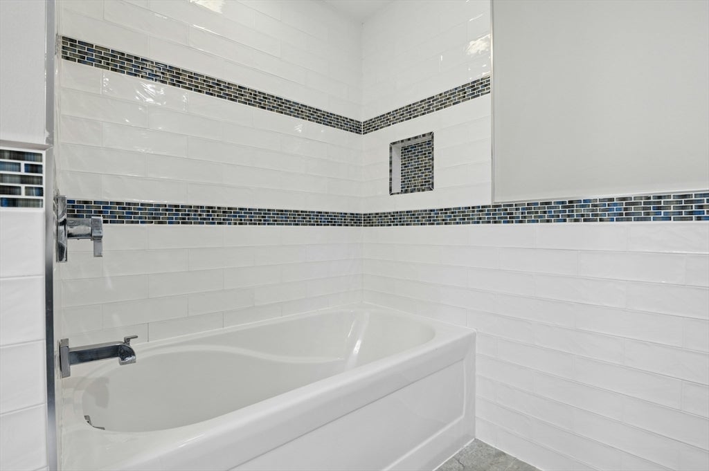 11 Dicarlo Rd, Hopkinton, MA Photo #34