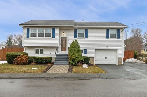 Photo of 7 Gables Cir, Salem, MA 01970 (MLS # 73488327)