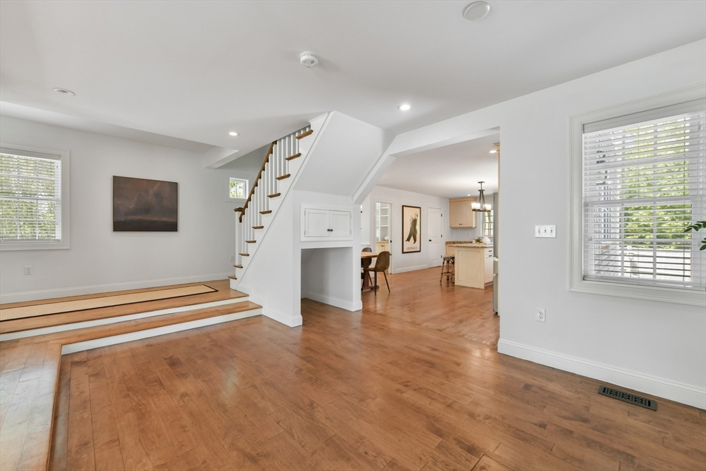 Yarmouth, Massachusetts 02675, United States, 4 Bedrooms Bedrooms, ,3 BathroomsBathrooms,Residential,Active,123709