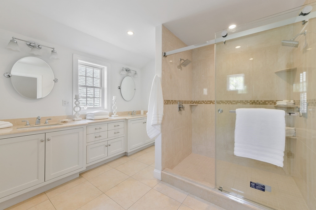 Yarmouth, Massachusetts 02675, United States, 4 Bedrooms Bedrooms, ,3 BathroomsBathrooms,Residential,Active,123709