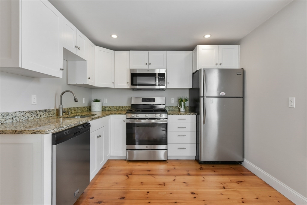 Yarmouth, Massachusetts 02675, United States, 4 Bedrooms Bedrooms, ,3 BathroomsBathrooms,Residential,Active,123709