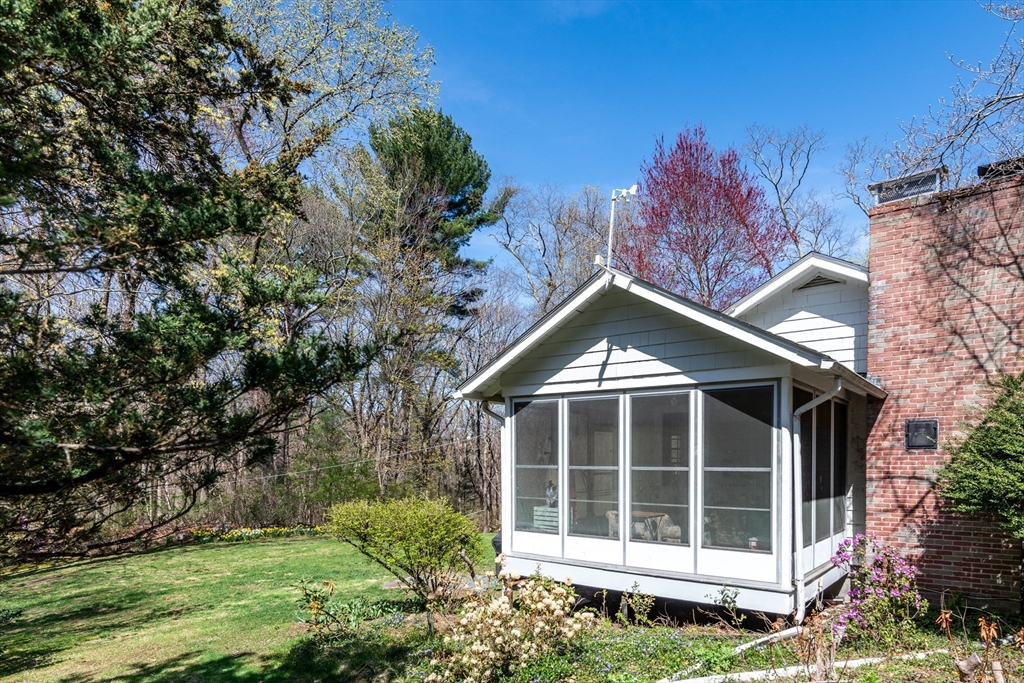 12 Sunnyside Ln