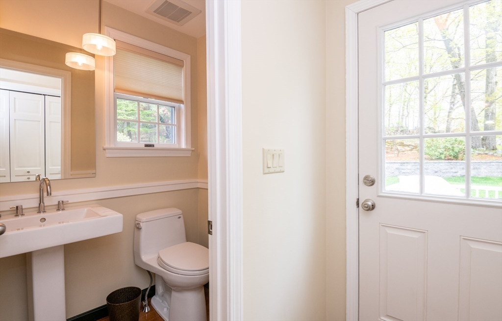 25 Ellen Road, Stoneham, MA Photo #20