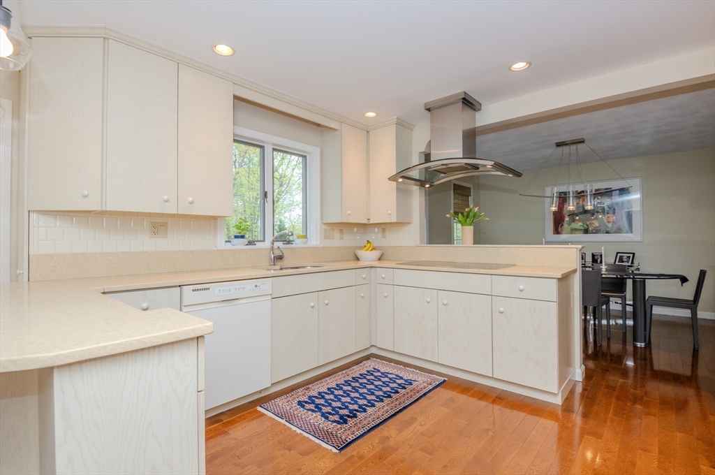 25 Ellen Road, Stoneham, MA Photo #17