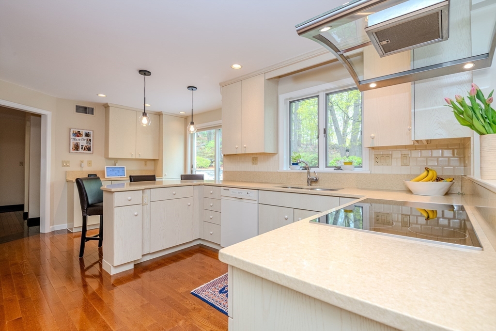 25 Ellen Road, Stoneham, MA Photo #15