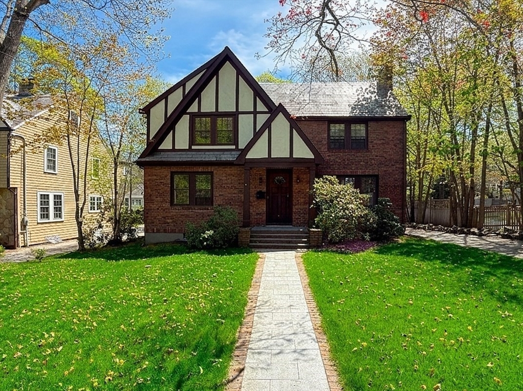 46 Acacia Ave