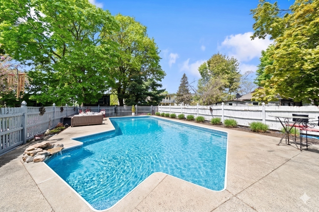 6 Linden St 2
