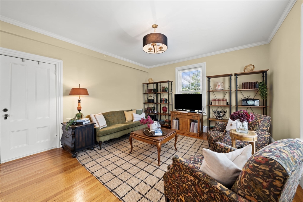6 Linden St 2
