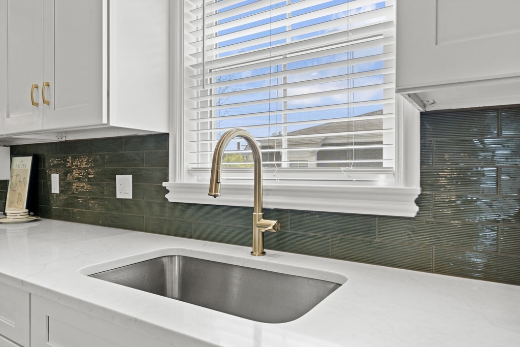 6 Linden St #2, Salem, MA Photo #12