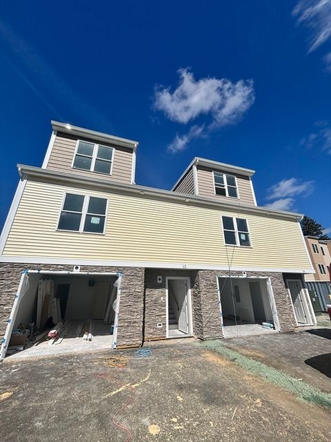 14 Dyer St 14 Rockland MA 02370