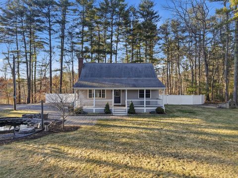 17 Meadowbrook Ln Norton MA 02766