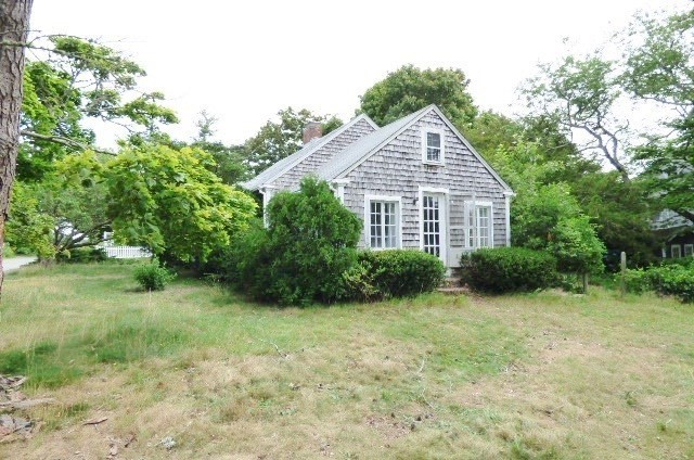 28 Standish Way