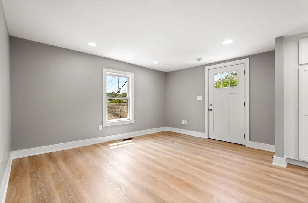 54 Main St 201
